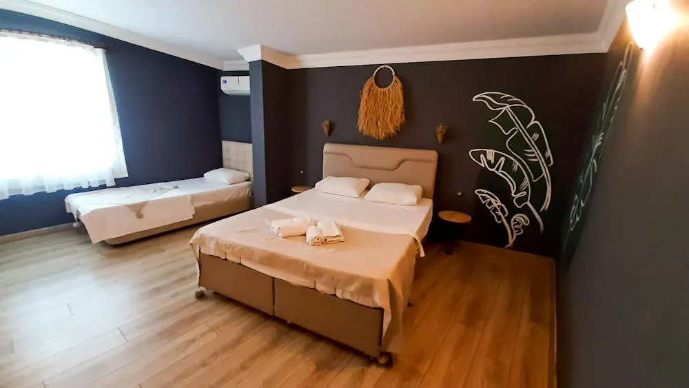 Apart Oda,Kısmi Deniz Manzaralı,Balkonlu