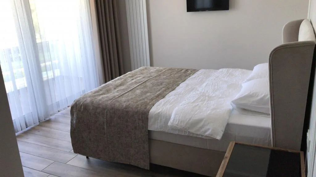Göl Manzaralı Standart oda