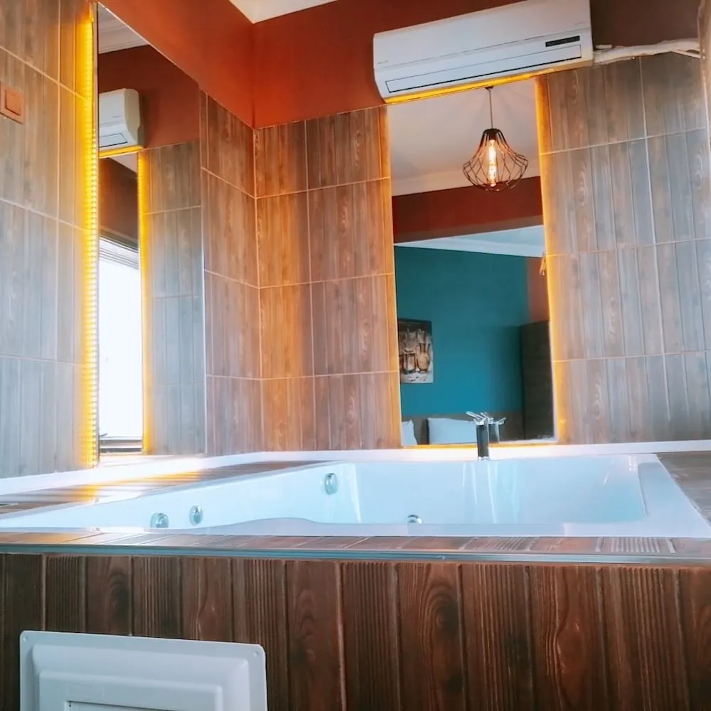 Comfort Tek Büyük Yataklı Oda, Sıcak Su Küveti