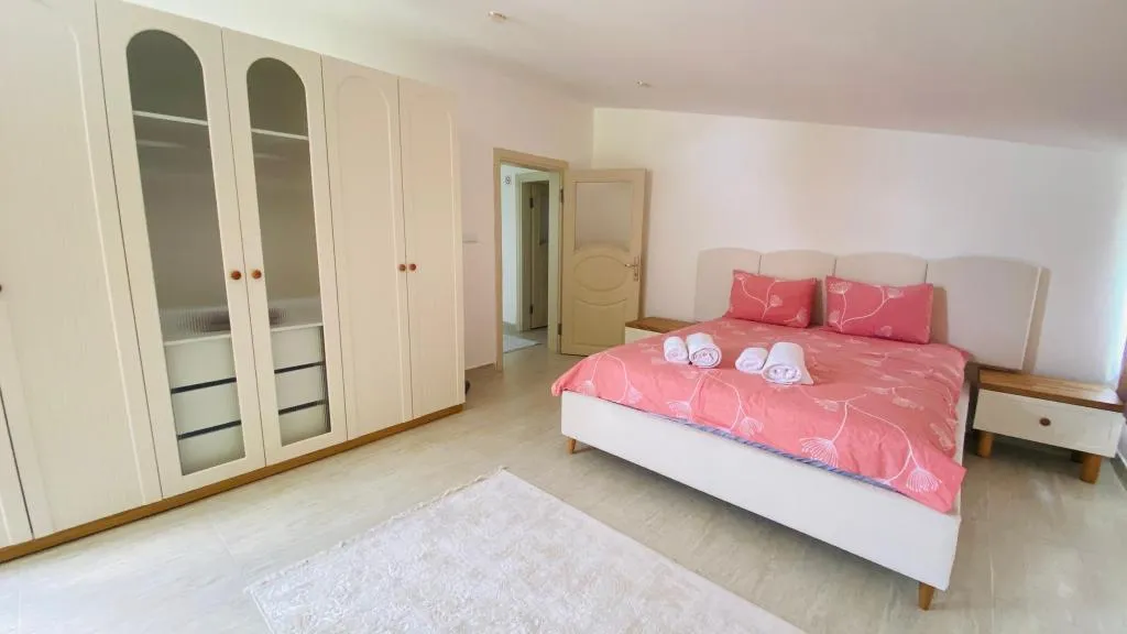 Villa,Deniz ve Doğa Manzaralı,2. Kat