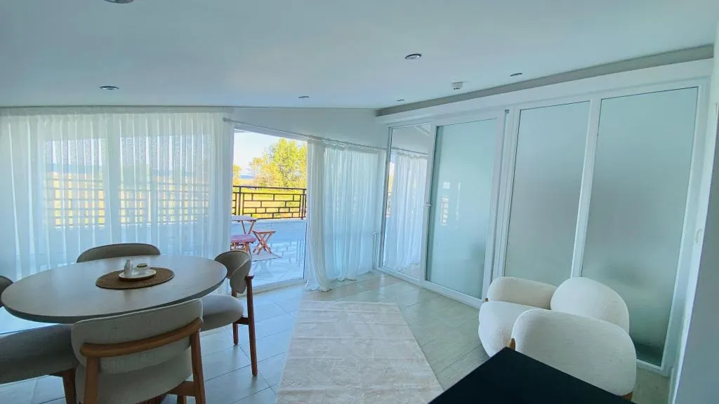 Villa,Deniz ve Doğa Manzaralı,2. Kat