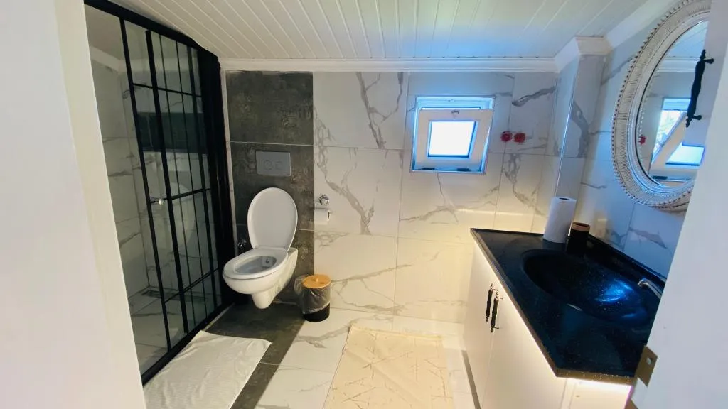 Villa,Deniz ve Doğa Manzaralı,2. Kat