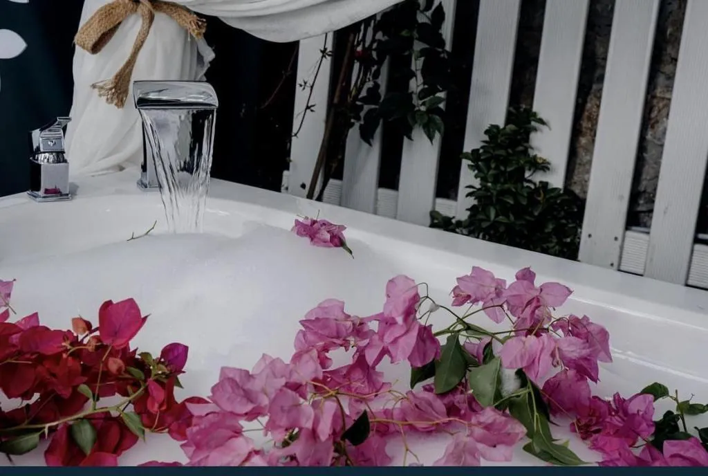 Deluxe Jakuzili Suite,Bahçe Manzaralı,Jakuzili