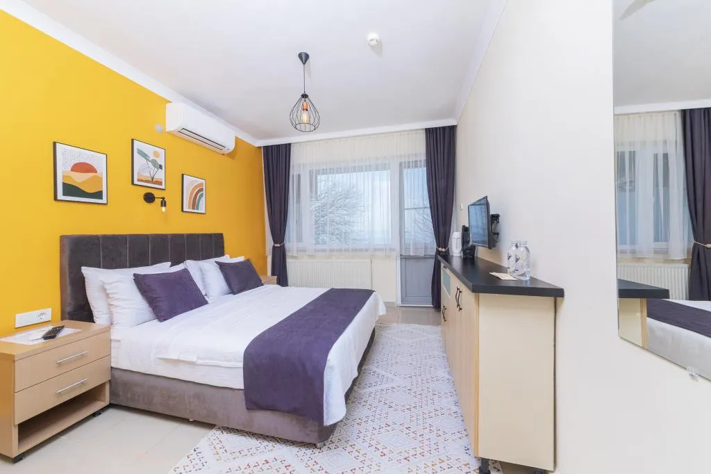 Kiraz Otel, Tek Büyük Yataklı Oda (Deniz ve Kara Manzaralı)