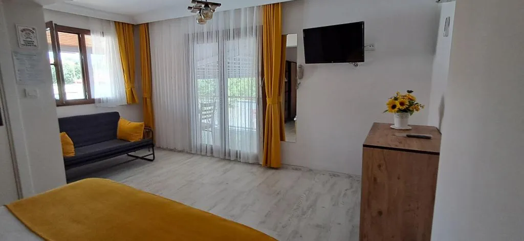 Üç Kişilik Oda,Bahçe Manzaralı,Aileye Özel