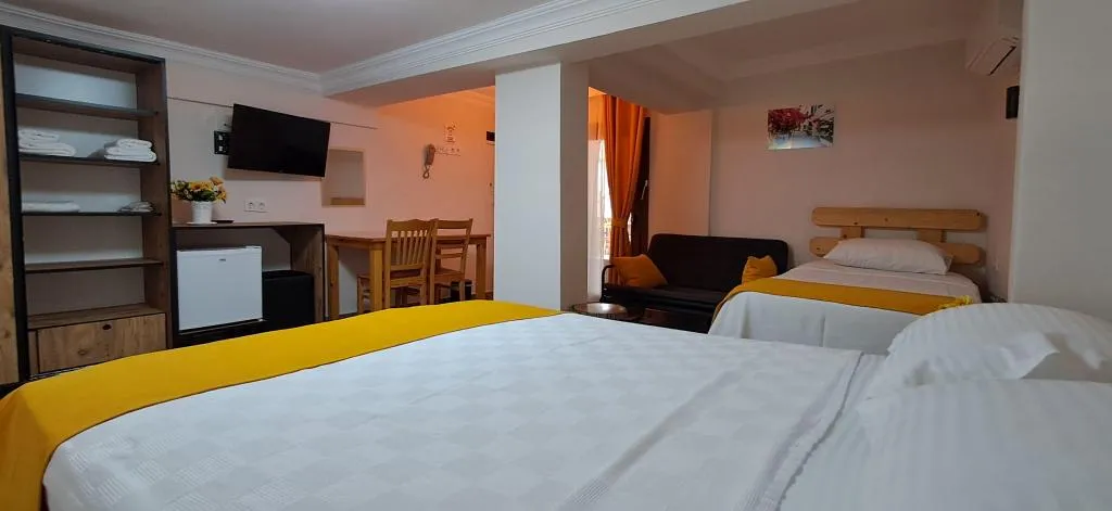 Üç Kişilik Oda,Bahçe Manzaralı