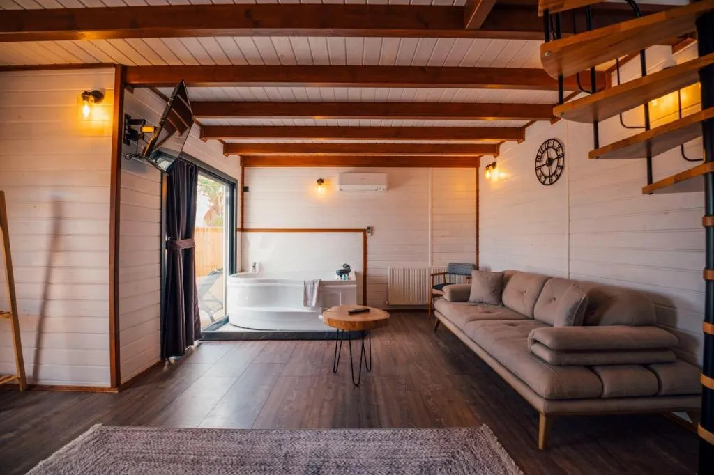 Mini Suite,Doğa Manzaralı,Isıtmalı Özel Havuzlu