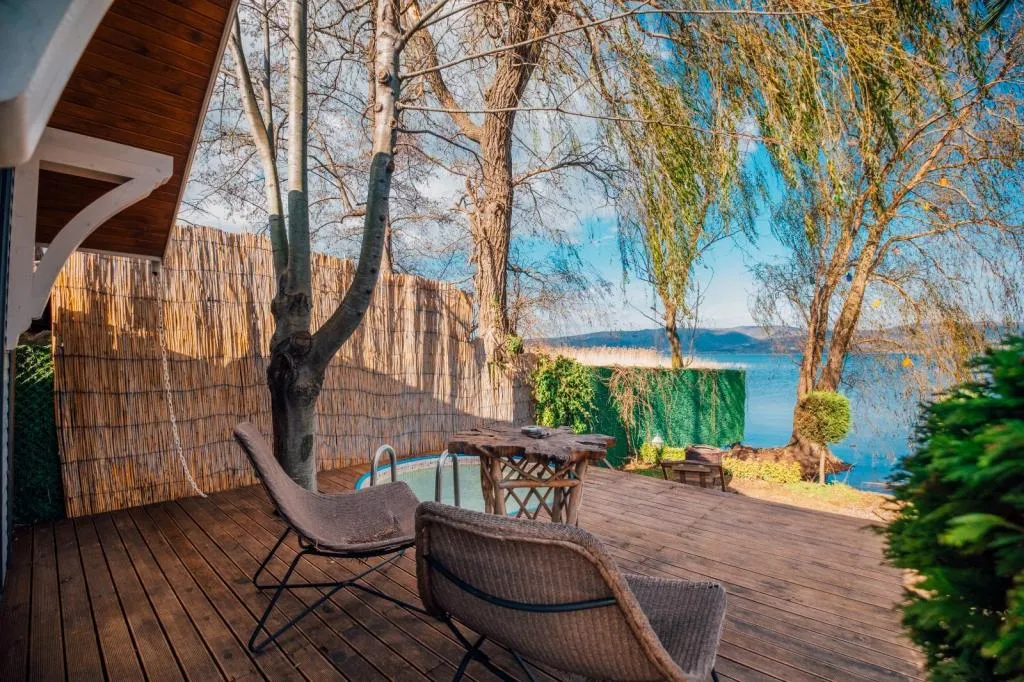 Superior Tiny House,Göl Manzaralı,Özel Havuzlu ve Bahçeli
