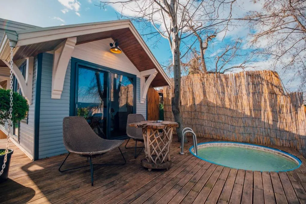 Superior Tiny House,Göl Manzaralı,Özel Havuzlu ve Bahçeli