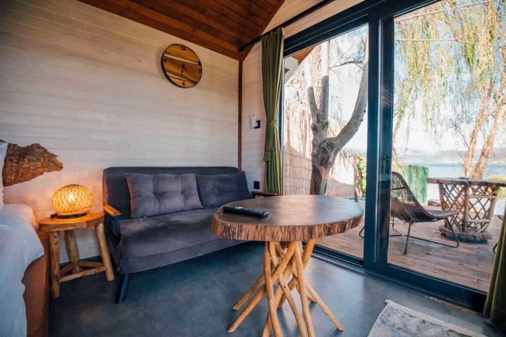 Superior Tiny House,Göl Manzaralı,Özel Havuzlu ve Bahçeli