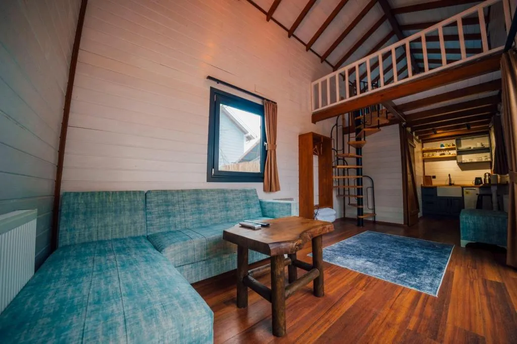 Deluxe Tiny House,Göl Manzaralı,Isıtmalı Özel Havuzlu