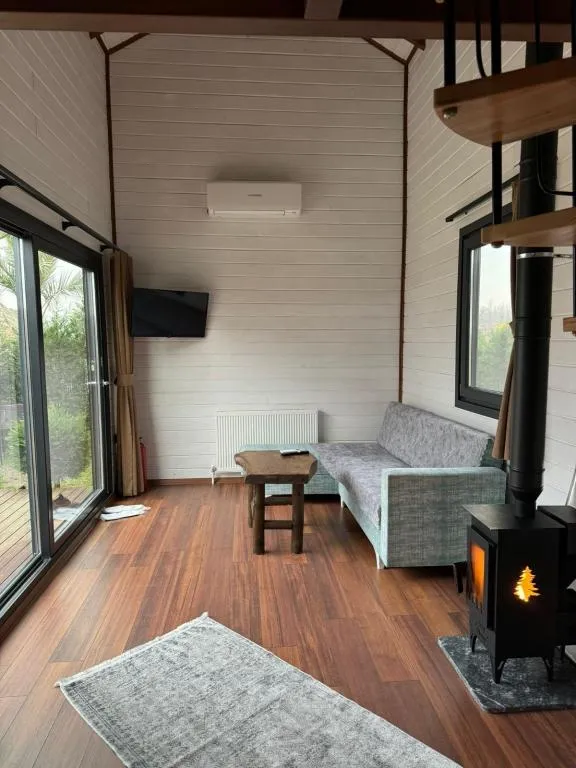 Deluxe Tiny House,Göl Manzaralı,Isıtmalı Özel Havuzlu