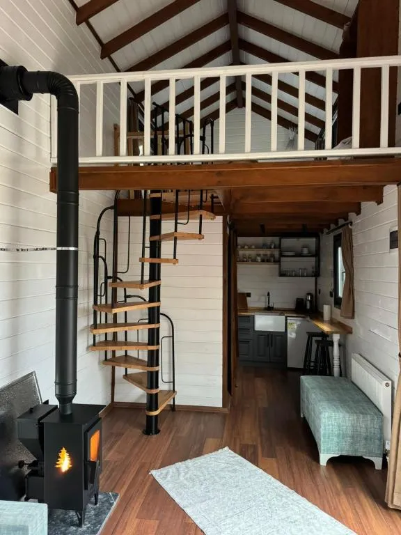 Deluxe Tiny House,Göl Manzaralı,Isıtmalı Özel Havuzlu