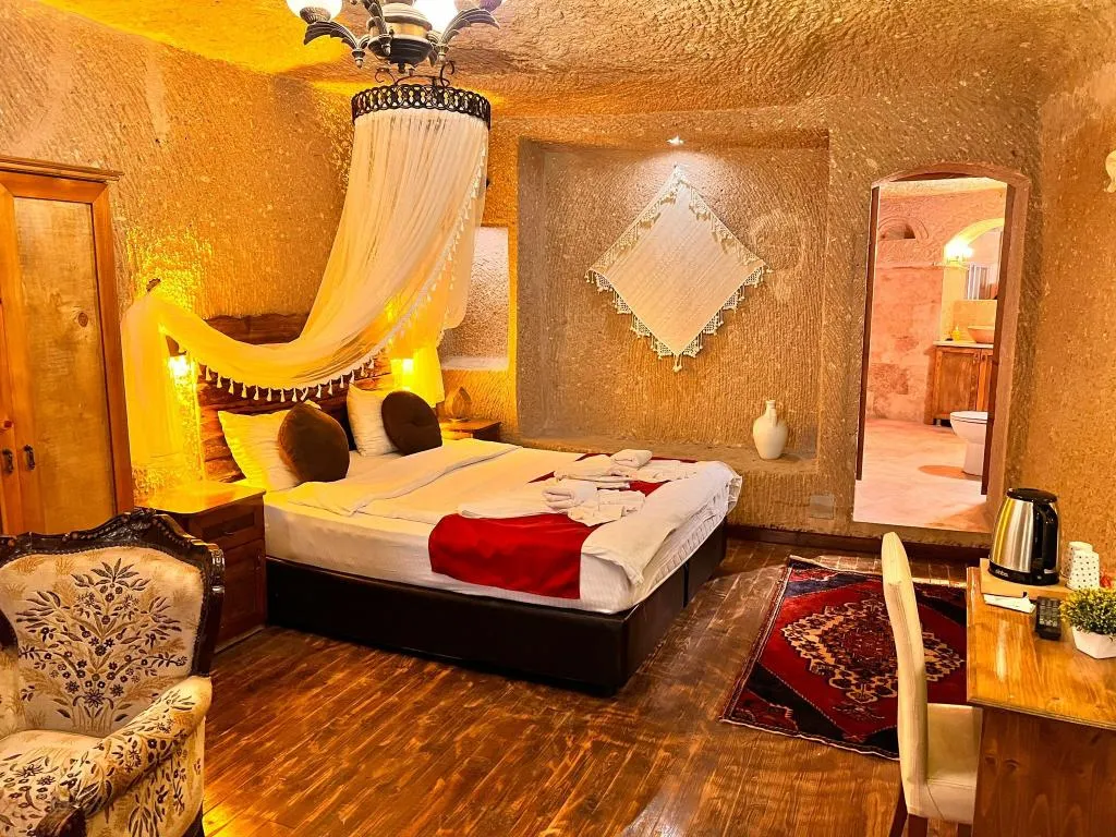 JUNIOR MAGARA SUITE