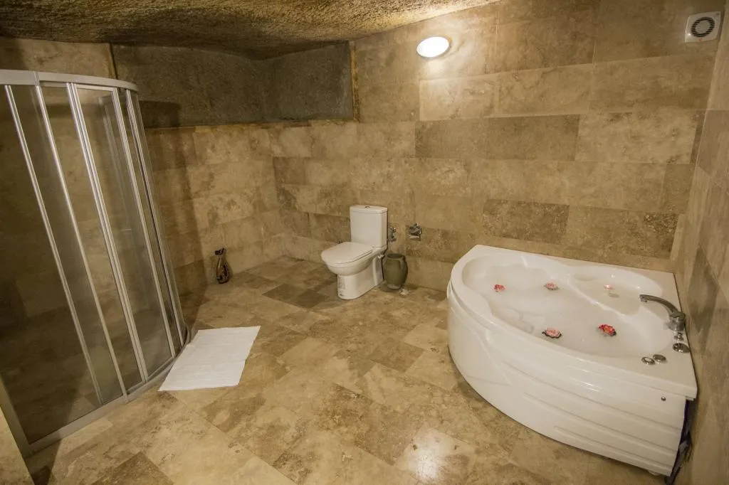JUNIOR MAGARA SUITE