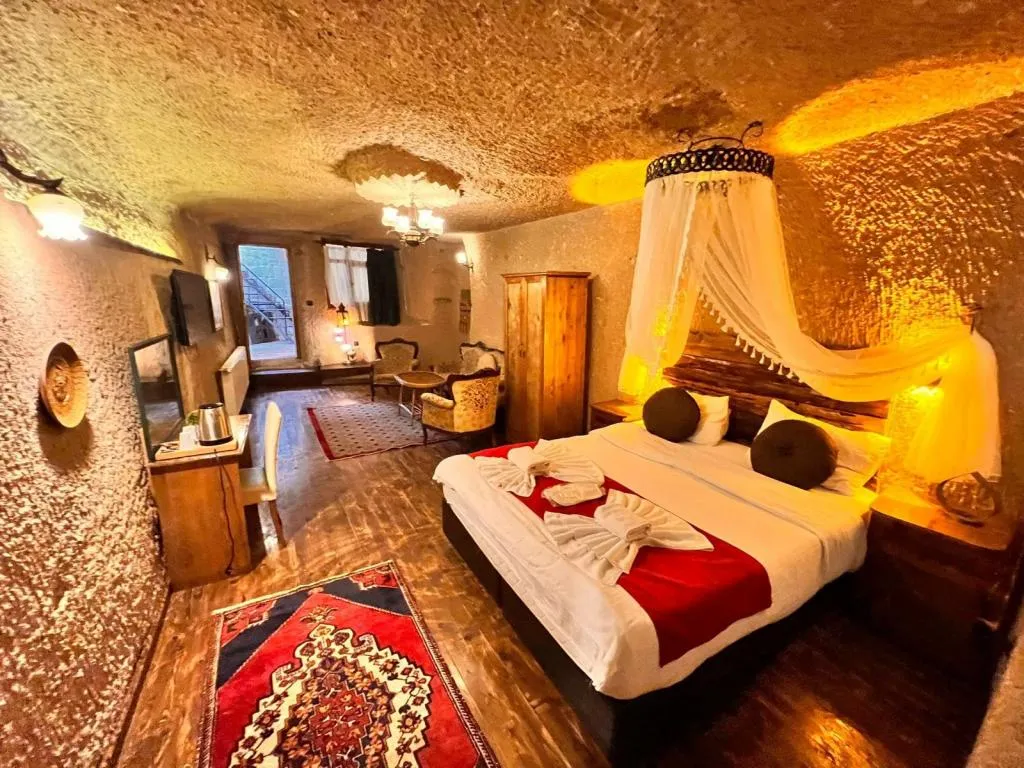 JUNIOR MAGARA SUITE