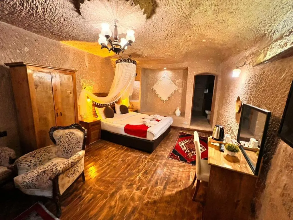JUNIOR MAGARA SUITE