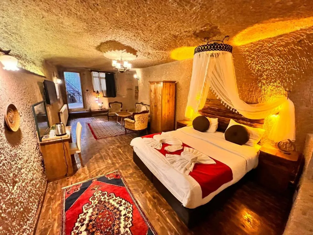 JUNIOR MAGARA SUITE