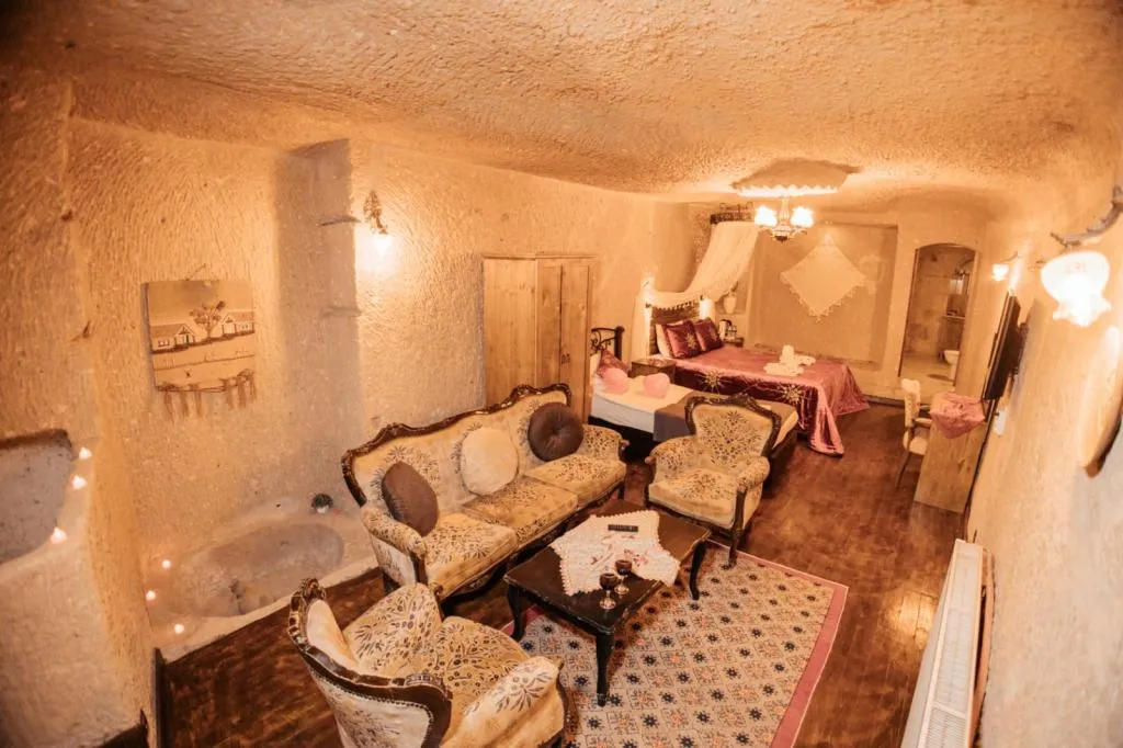 JUNIOR MAGARA SUITE
