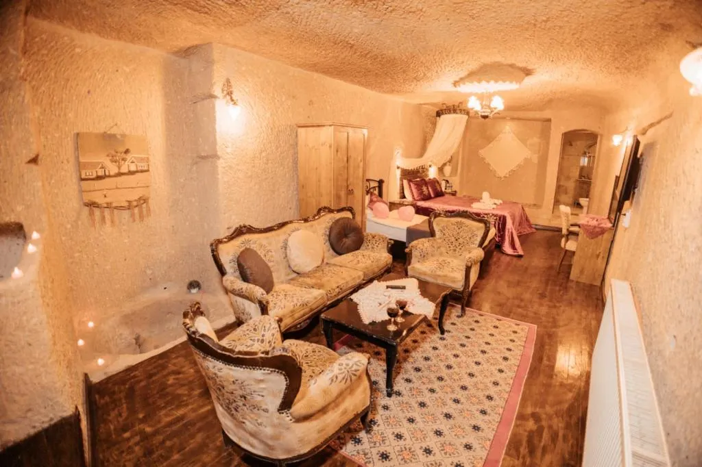JUNIOR MAGARA SUITE