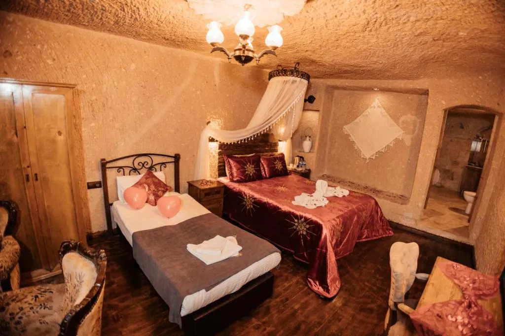 JUNIOR MAGARA SUITE