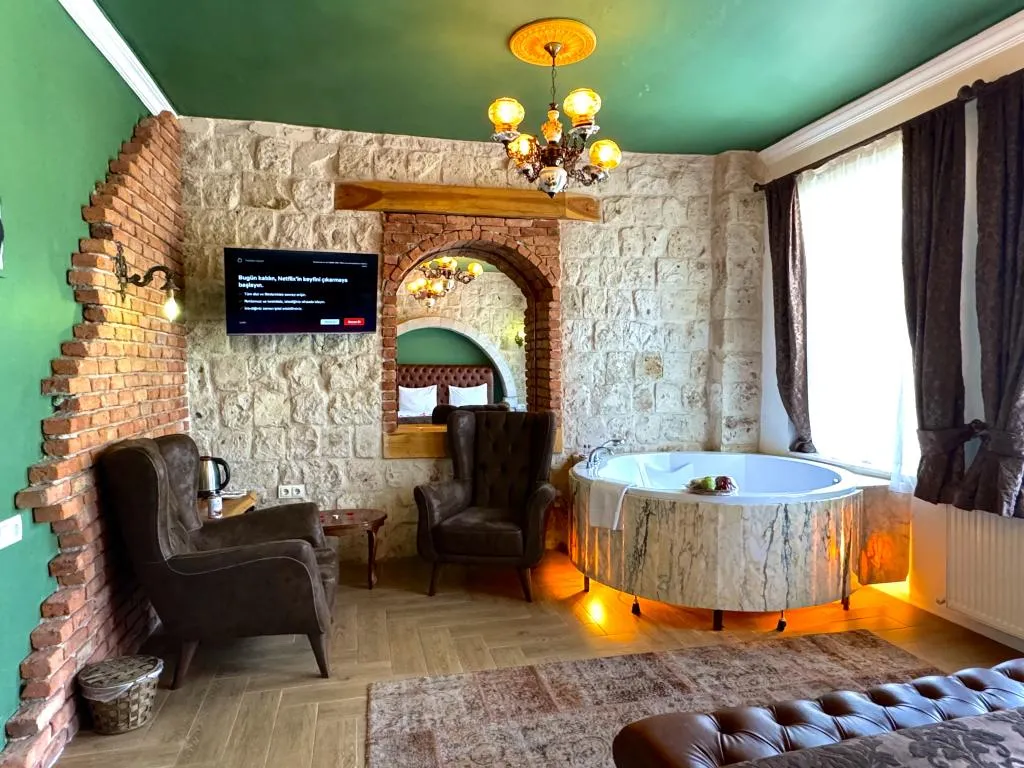 Jakuzili Balayı Odası,Bahçe Manzaralı,Jakuzili