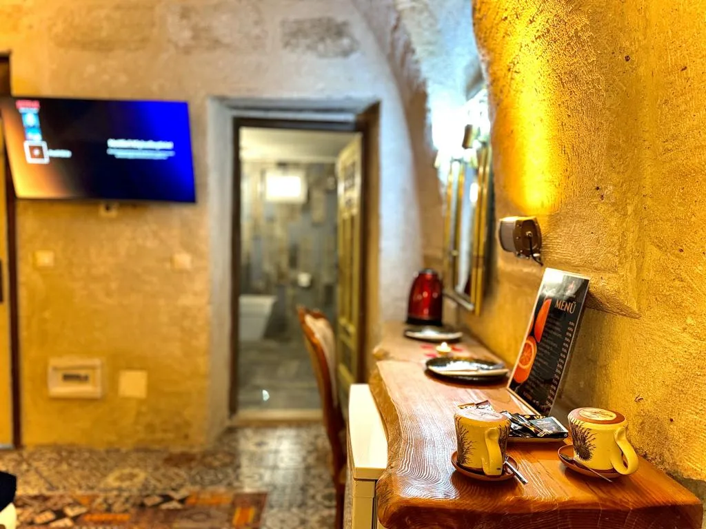 Jakuzili ve Şömineli Suite Oda,Bahçe Manzaralı,Şömineli ve Jakuzili