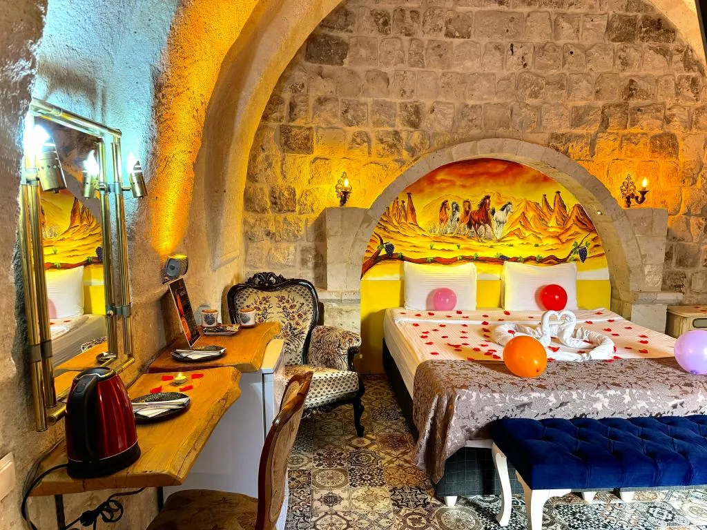 Jakuzili ve Şömineli Suite Oda,Bahçe Manzaralı,Şömineli ve Jakuzili