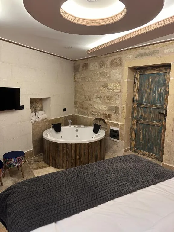 Jakuzili Cave Suite,Jakuzili (2 Kişilik)