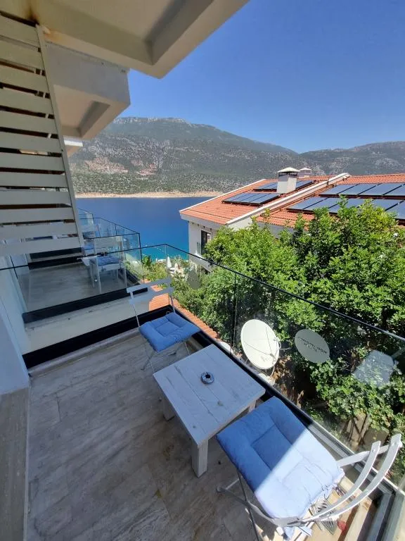 Standart Oda Kısmı Deniz Manzaralı 3 pax
