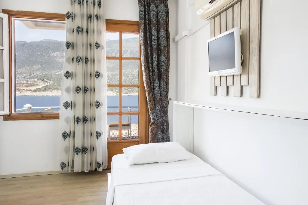 Standart Oda Deniz Manzaralı 3 pax