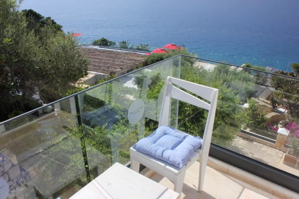 Kısmi Deniz Manzaralı Standart Oda 2 pax