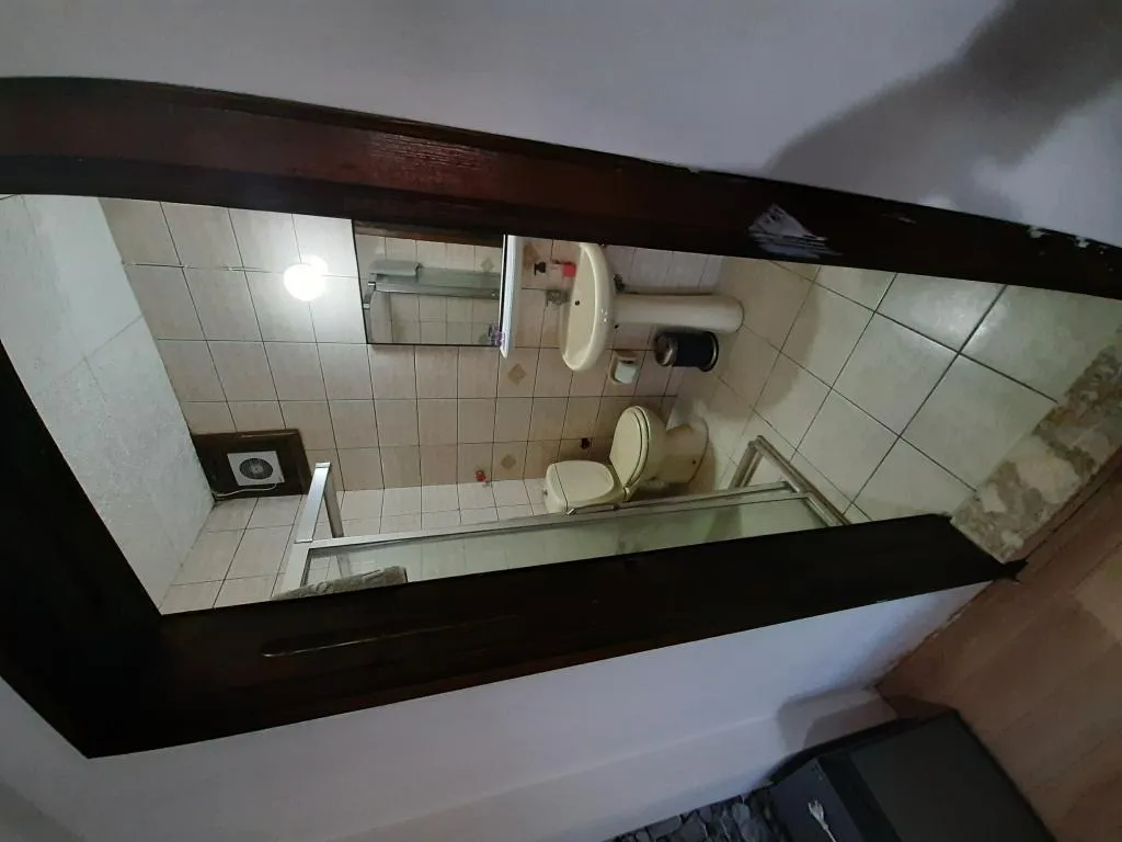 Çift Kişilik,Şehir Manzaralı
