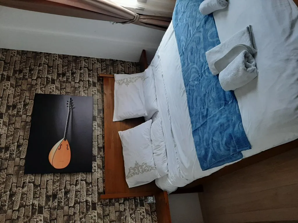 Çift Kişilik,Şehir Manzaralı