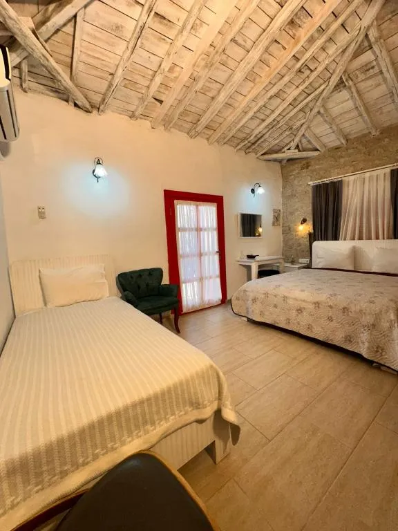 Standart Üç Kişilik Oda,Şehir Manzaralı,Balkonlu
