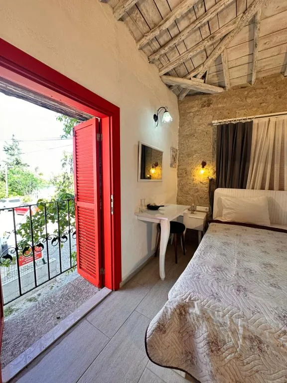 Standart Üç Kişilik Oda,Şehir Manzaralı,Balkonlu