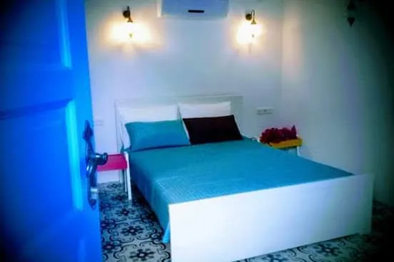 4 KİŞİLİK AİLE ODASI Blue Morpho