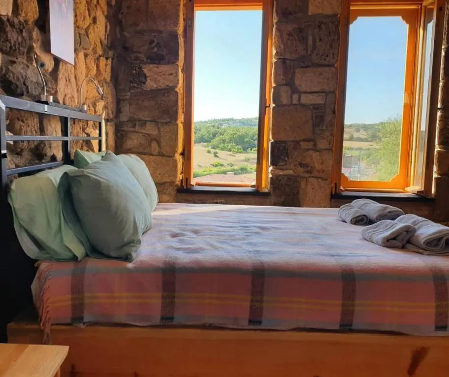 Üç Kişilik Oda,Dağ Manzaralı