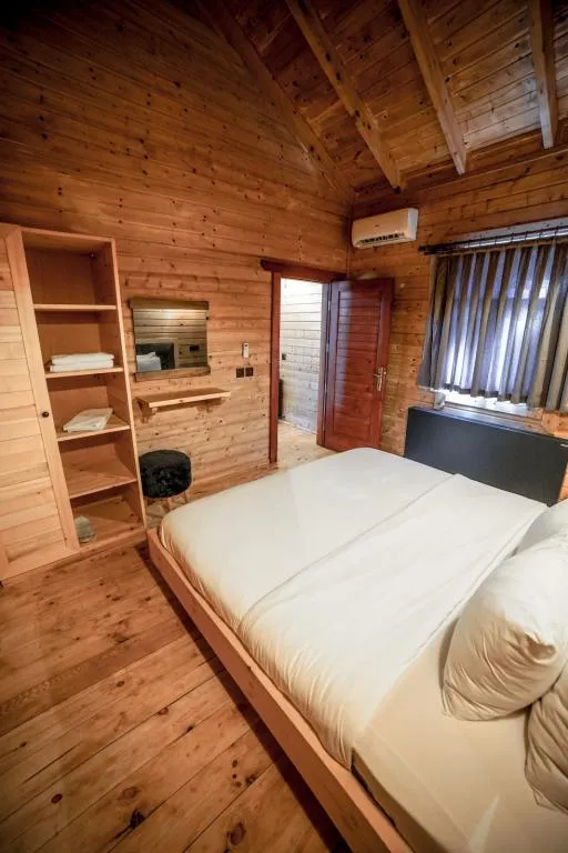 Kitchen Suit Room