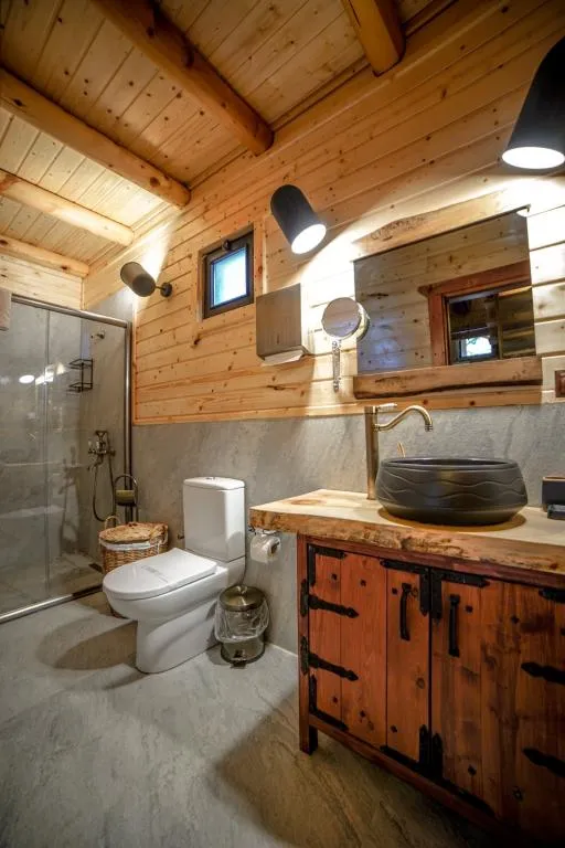 Kitchen Suit Room