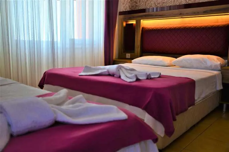 Standart Üç Kişilik Oda,Kısmi Deniz Manzaralı