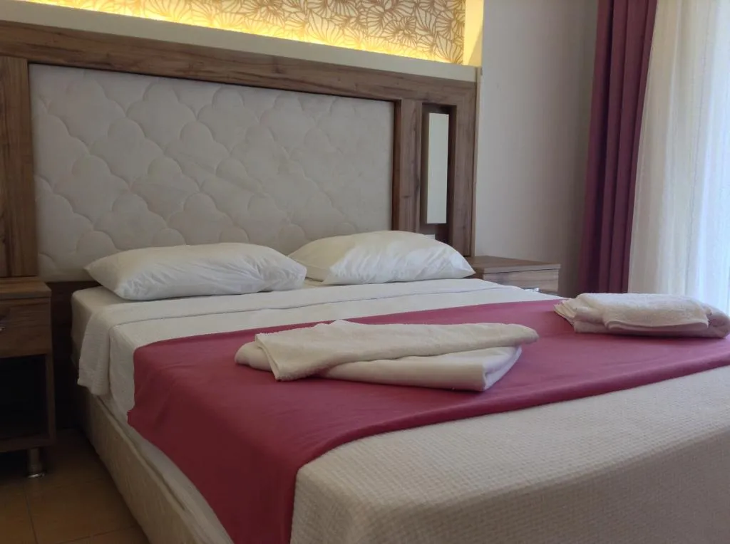 Standart Üç Kişilik Oda,Kısmi Deniz Manzaralı