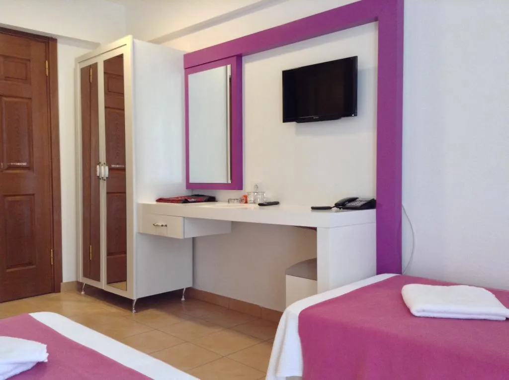 Standart Üç Kişilik Oda,Kısmi Deniz Manzaralı