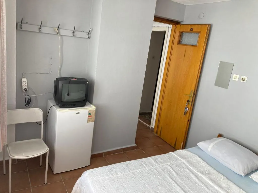 EKONOMİK PANSİYON ODASI (ORTAK BANYOLU)