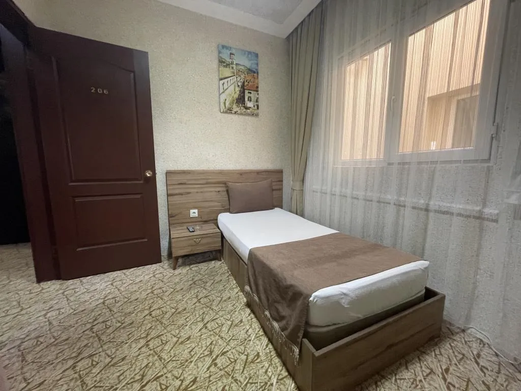 TEK KİŞİLİK BANYOSUZ ODA