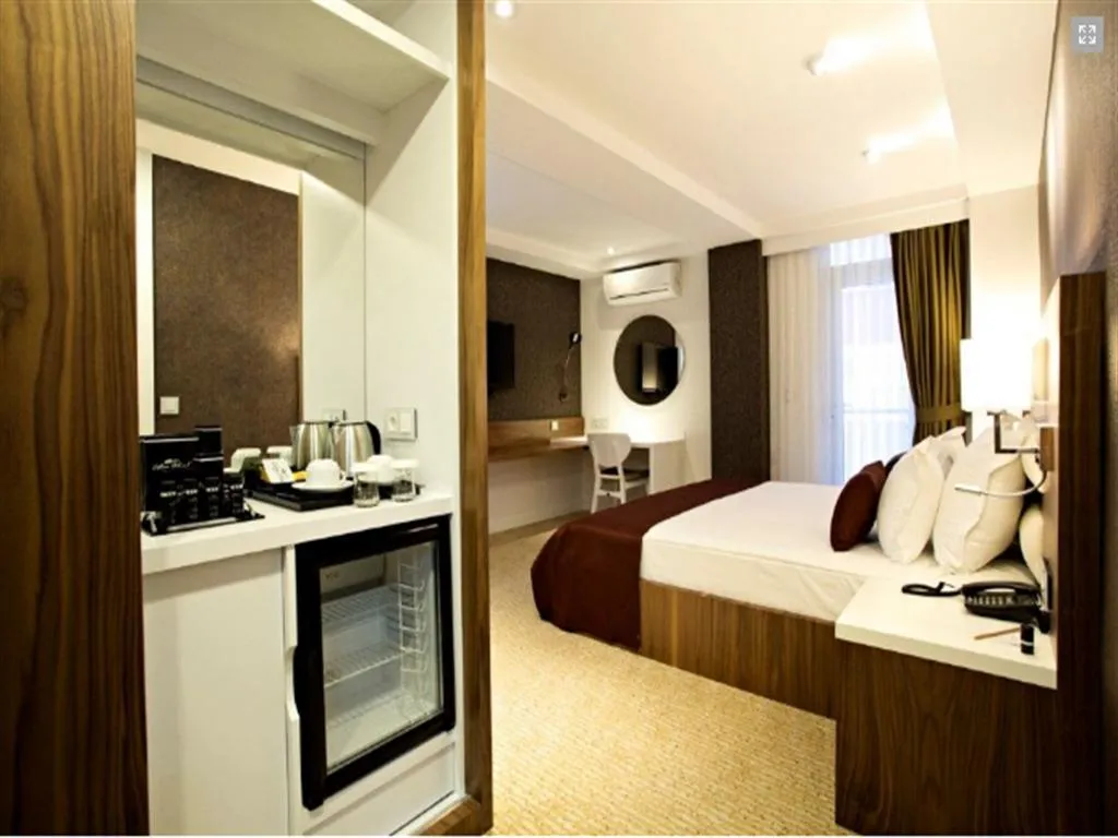 BUSINESS ROOM