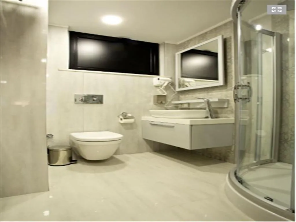 BUSINESS ROOM