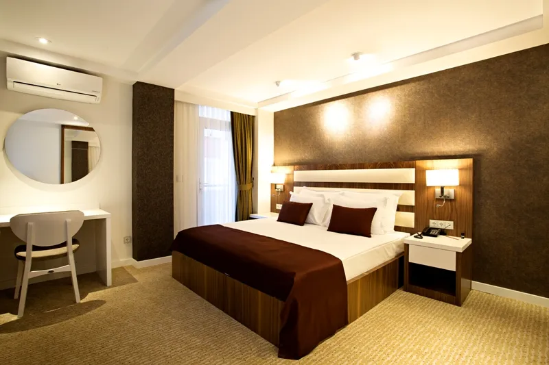 BUSINESS ROOM