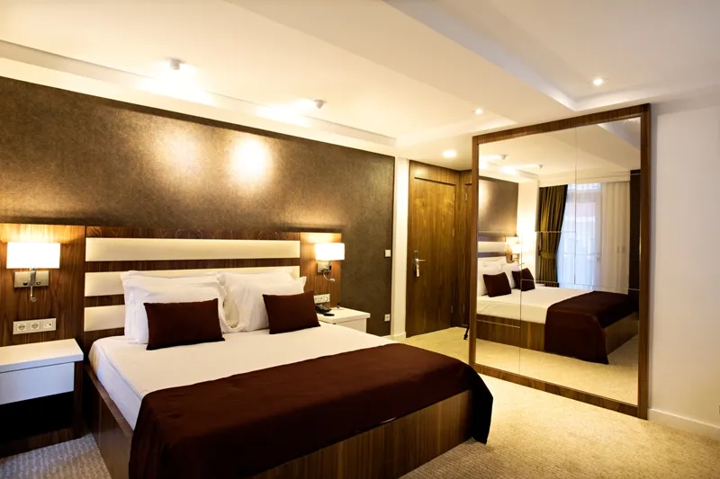 BUSINESS ROOM