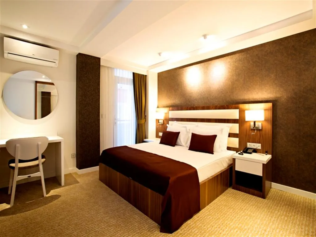 BUSINESS ROOM
